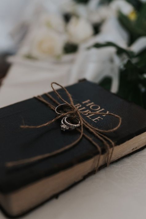 God Wedding Ideas, Jesus Wedding Ideas, Godly Wedding Ideas, Godly Wedding, Jesus Wedding, Simple Church Wedding, Christ Centered Wedding, Christian Weddings, Dream Marriage