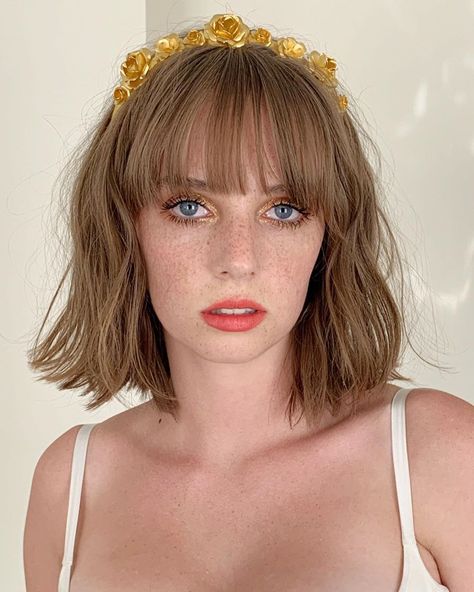 Looking for August beauty inspiration? Try these Instagram-inspired makeup looks all 31 days this month. Maya Hawke, Wispy Bangs, Make Up Looks, Long Bob, Girl Crushes, Beauty Inspiration, Makeup Inspiration, Pretty Woman, New Hair