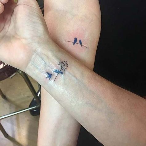 mother-daughter-tattoo-ideas-birds-on-tree-branch-wrist-tattoos Mother Daughter Infinity Tattoos, Bluebird Tattoo, Tattoo On Wrist, Birds On Branch, Branch Tattoo, Tattoo Trend, Tattoo For Son, Daughter Tattoos, Bird Tattoo