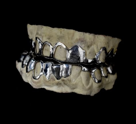 Masahiro LaMarsh on Instagram: “925, and went crazy with the artist voice on this one. . @williamway1234 , you’re an absolute inspiration and it was a pleasure to make…” Hard Jewelry, Diamond Grillz, Custom Grillz, Grills Teeth, Tooth Gem, Gold Teeth, Teeth Jewelry, Dope Jewelry, Metal Detector