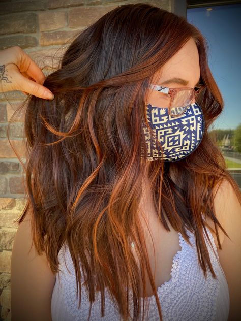 Copper With Dark Hair, Brunette With Copper Highlights Balayage, Red Balayage Hair Latina, Red Hair With Brunette Roots, Ginger Hair Brunette Roots, Brunette Hair With Copper Money Piece, Partial Copper Balayage, Summer Colors For Brunettes, Brunette And Ginger Hair