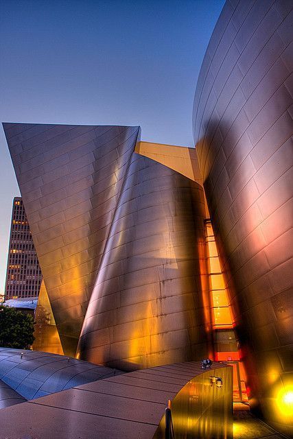 Weird Architecture, Gehry Architecture, Postmodern Architecture, Walt Disney Concert Hall, Rem Koolhaas, Renzo Piano, Frank Gehry, Unique Architecture, City Of Angels