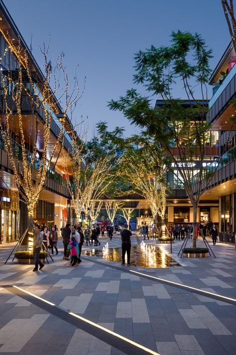 Mall Plaza Design, Retail Plaza Design, Retail Street Design, Open Mall Design, Mall Landscape Design, Shopping Plaza Design, Mall Landscape, Mall Ideas, Shopping Mall Design