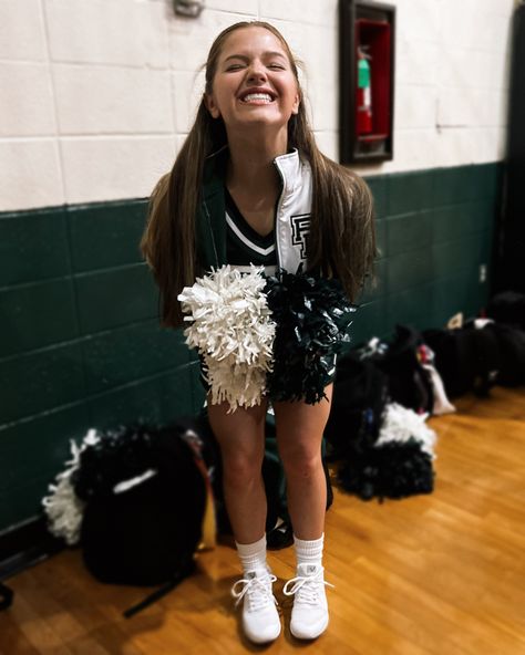 Green Cheer Uniforms, Green Cheerleader, Dragons Rise Of Berk, Basketball Cheer, Basketball Cheers, Cheer Uniforms, Cute Cheer Pictures, Basketball Season, Cheer Uniform