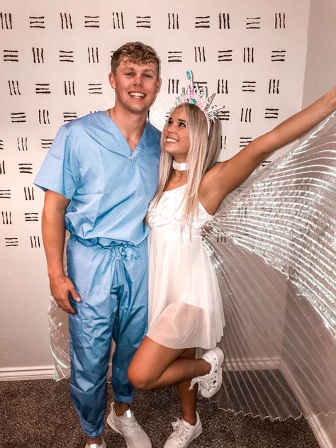 Halloween Costumes Simple Couple, Subtle Couples Costumes, Popular Couples Halloween Costumes, Cute Unique Couple Halloween Costumes, Simple Easy Couples Costume, Easy Halloween Costumes Couples Diy, Easy Halloween Couple Costumes Diy, Cute Couple Halloween Costumes Easy, Couple Simple Halloween Costumes