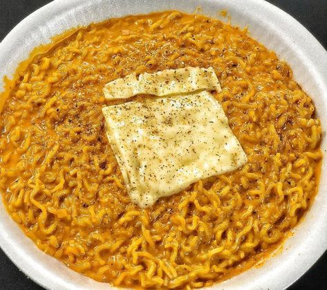 Lokesh Kumar- Influencer on Instagram: “Masala cheese Maggie  Tag someone who love Maggie . . Pic by @foodiedilse  #foodiedilse Follow me @foodiedilse for more exciting pics . . .…” Cheese Maggie, Masala Maggi, Foodie Lover, Maggi Recipes, Desi Street Food, Pasta With Sausage, Creamy Tomato Sauce, Indian Street, Indian Street Food