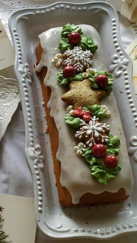 Christmas Cookies Decoration, Cookies Decoration Ideas, Winter Torte, Home Made Cake, Christmas Themed Cake, Christmas Pastries, Cookies Decoration, Christmas Cake Designs, Best Christmas Cookies