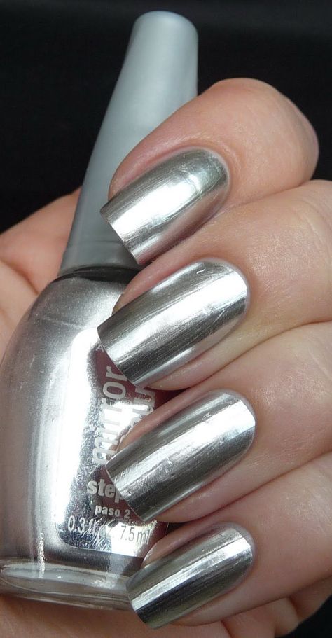 40+ Examples Of Grey & Silver Nails For A Cool Manicure | Mirror Effect Nail Polish, Mirror Nail Polish, Silver Nail Polish, Chrome Nail Polish, Mirror Nails, Silver Nail, Gray Nails, Nails Polish, Sparkle Nails