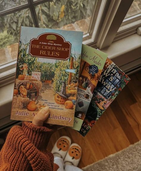 Fall Tbr, Autumn Books, Fall Reading List, Fall Books, Fall Mood Board, Fall Reading, Fallen Book, Pumpkin Spice Season, Fall Feels