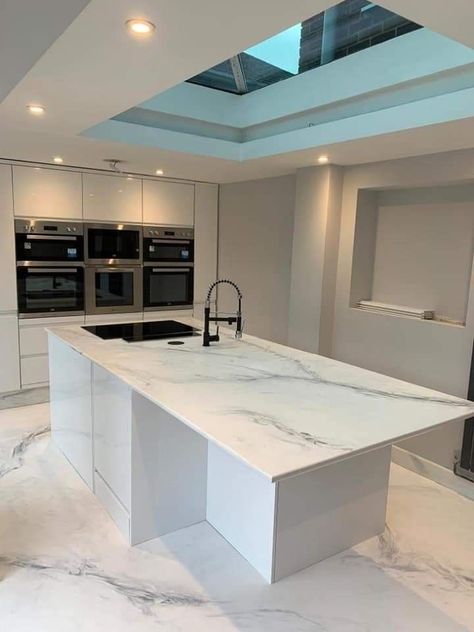 Marble Floor Tiles Kitchen, Grey Marble House Interior, Marble Flooring Design Kitchen, White Kitchen Marble Floor, Kitchen Ideas With Marble Floor, Marble And White Kitchen, White Marble Floor Kitchen Ideas, White Black Marble Kitchen, White Grey Marble Kitchen