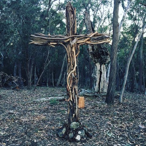 Cross Made From Tree Branches, Western Wedding Decorations, Chapel In The Woods, Church Office, Twig Art, Prayer Garden, Big Cross, Entry Design, Stick Art