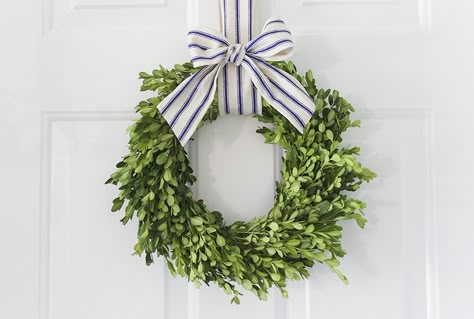 Boxwood Wreath Front Door, Boxwood Wreaths, Diy Fall Wreaths, Fresh Wreath, Boxwood Wreath, Christmas Tablescape, Diy Fall Wreath, Green Wreath, Hanging Wreath