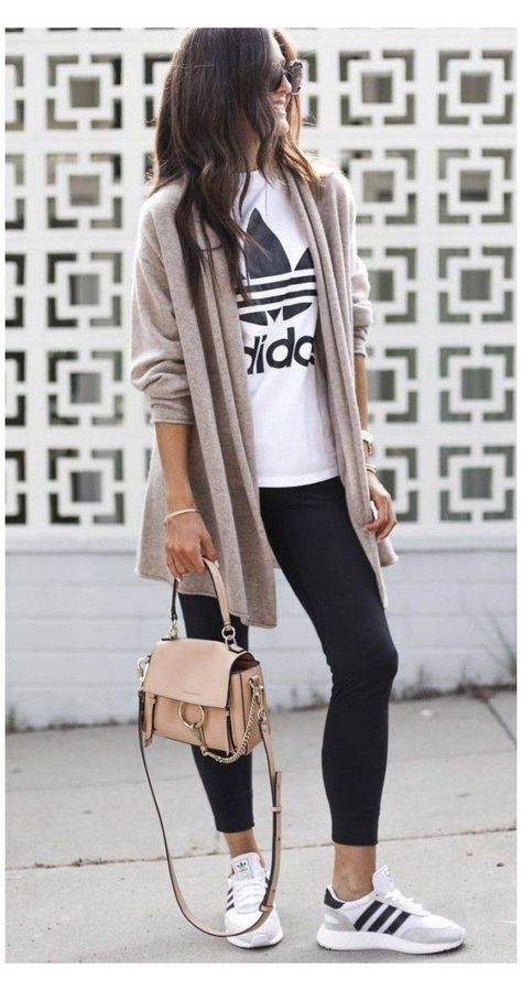 Everyday Outfits Winter, Everyday Outfits Summer, Looks Adidas, Black Leggings Style, Cute Sporty Outfits, Look Legging, Black Leggings Outfit, Comfy Casual Outfits, Athleisure Trend