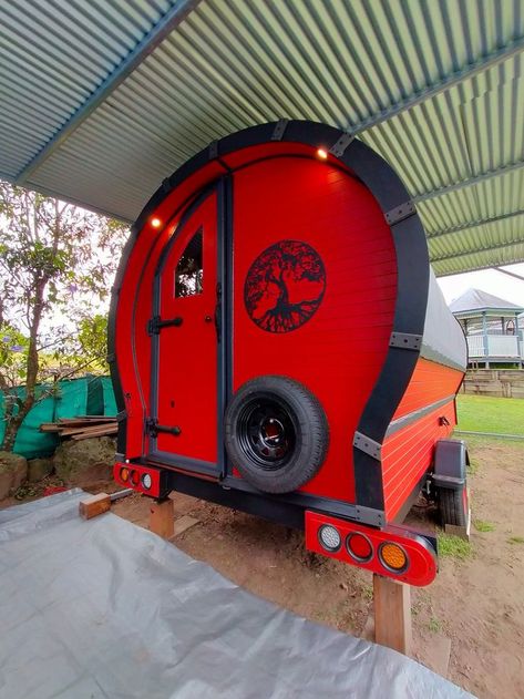 Homemade Bowtop Wagon Bowtop Wagon, Wagon Ideas, Cool Dog Houses, Covered Wagon, Camper Vans, Dog Houses, Camper Van, Best Dogs, Tiny House