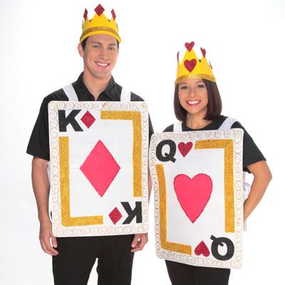 King and Queen Playing Cards King And Queen Costume, King And Queen Of Hearts, Easy Couples Costumes, Card Costume, Purim Costumes, Queen Card, Queen Of Hearts Costume, Hallowen Costume, Queen Costume