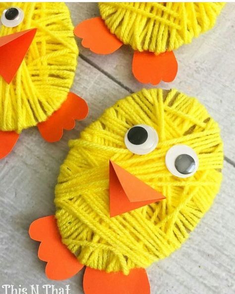 Påskeaktiviteter For Barn, Chicken Craft, Diy – Velikonoce, Moms Crafts, Easter Art, Easter Activities, Easter Chicks, Easter Crafts For Kids, Craft For Kids