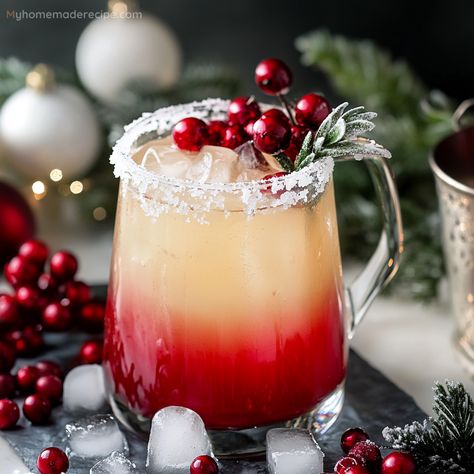 Mistletoe Margarita, Holiday Margaritas, Christmas Party Drinks, Christmas Drinks Recipes, Cranberry Margarita, Perfect Margarita, Christmas Mistletoe, Frozen Cranberries, Festive Cocktails