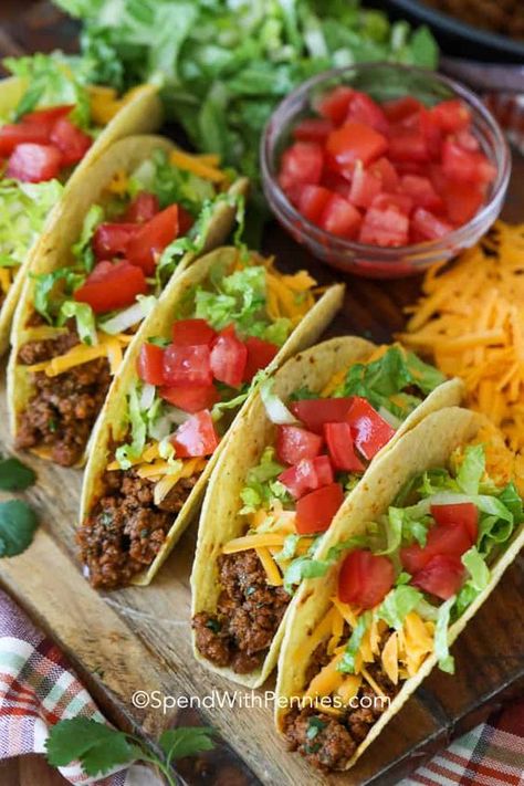 Sabrosa! Tacos De Carne Molida , Tacos De Carne Molida Son el plato perfecto para cenas fáciles entre semana. ¡Esta rápida receta de tacos no solo es sabrosa sino que también util... , #carne #molida #Tacos Ground Beef For Tacos, Beef For Tacos, Taco Recipes Ground Beef, Easy Fish Tacos, Homemade Taco Seasoning Mix, Beef Tacos Recipes, Resep Salad, Beef Tacos, Spend With Pennies