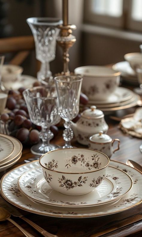 Table Setting Guide, Dishes Sets, Vintage Table Setting, Gourmet Breakfast, Small Entry, Table Setting Decor, Dinner Table Setting, Antique Dishes, Vintage Dishes