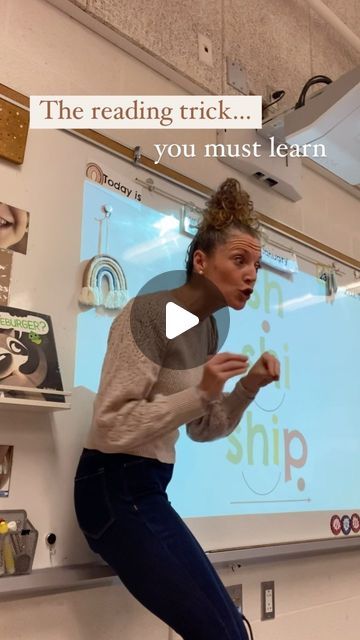 Lindsay / Early Years Literacy Specialist on Instagram: "✨Trouble BLENDING words? This strategy will help✨  Drop the word ⚠️ BLEND ⚠️ below ⬇️ for a link to my “Scooping Mats” AND teaching slides seen ⬆️  Can your child read each of these sounds /c/a/t but can’t blend them together? And might say random words instead- car, cake, house? 😬  Never fear! Successive blending is here! This has been a game changer in my classroom!  Some readers need more support with short term memory. These readers can read /c/a/t but when blending the phonemes together they may say “car” or “catch” or another similar word.  If this happens take a step back and do this:  1. Read each sound adding on one letter at a time  2. Scoop the first and second sound together, then add the final sound  3. Use blending mat Teaching Letter Blends, Teach Blending Sounds, Blending Strategies Kindergarten, Blending 2 Letter Sounds, Blending Sounds Activities Preschool, 2 Letter Blending Words, Blending Reading Activities, Letter Blending Activities, Teaching Blends Kindergarten