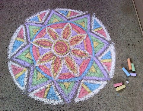 chalk mandala Chalk Mandala, Chalk Activities, Chalk Designs, Chalk Festival, Fun Chalk Art, Chalk Ideas, Side Walk, Chalk Design, Sidewalk Chalk Art