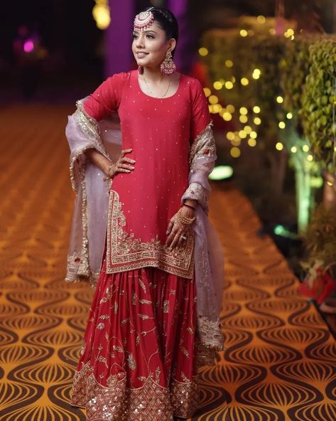 Jaggo Ceremony, Bridal Sharara Designs, Indian Dress Up, Bridal Suit, Sikh Bride, Sharara Designs, Bridal Wardrobe, Punjabi Bride, Pakistani Fashion Party Wear