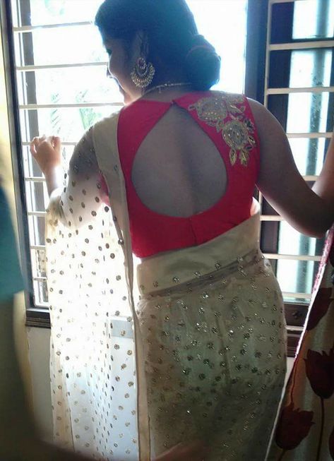 Blawos Design New, Blouse Back Neck, Boat Neck Blouse Design, Saree Blouse Neck Designs, Blouse Back Neck Designs, Blouse Back, Sari Blouse Designs, New Blouse Designs, Back Neck Designs