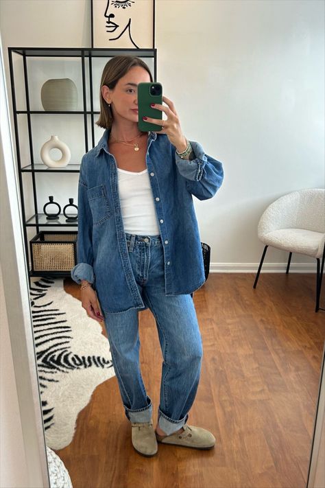 Denim Shirt Outfit, Tee Designs, Outfit Inspo Fall, Mom Outfits, Up Girl, Denim Outfit, Fall Winter Outfits, Look Cool, Denim Shirt