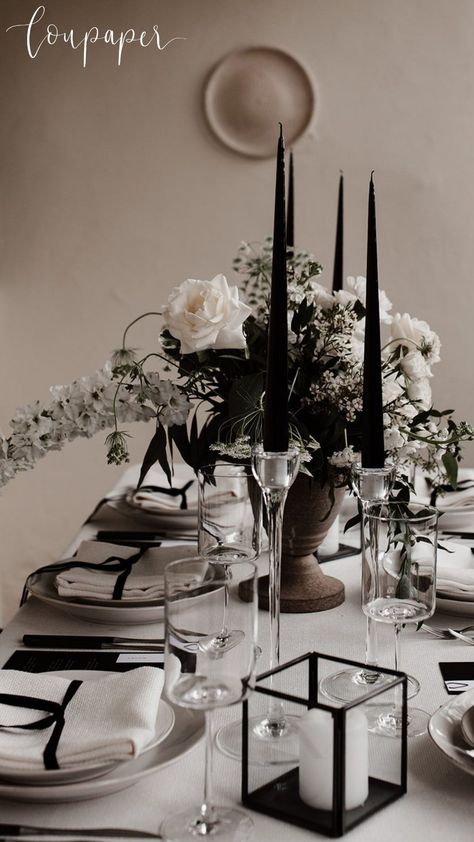 A minimalist wedding table set up as part of a contemporary monochrome styled shoot. Featuring a large urn as the centre piece and black and white wedding menu and place names. Read all the details and get inspired by the blog post. Concept and Styling by Claire Do Monte. Photo by Taylor Hughes Photography Luxe Black And White Wedding, White And Black Table Decor, Black Wedding Set Up, Black White Minimalist Wedding, Monochrome Wedding Table Setting, Black Table Set Up, Monochrome Table Setting, Black White Wedding Flowers, Black And White Head Table Wedding