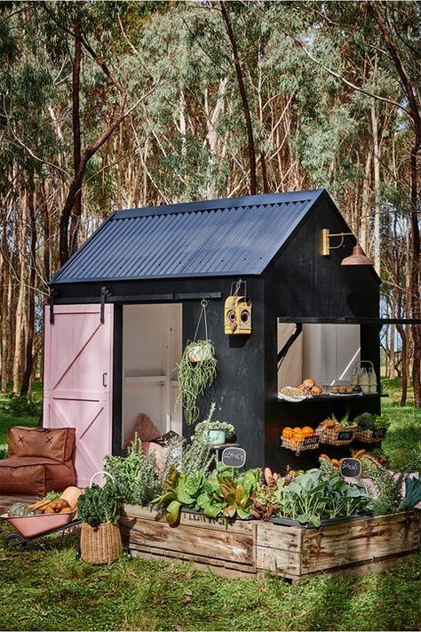 Shed Inspiration, Cubby House Ideas, Kids Cubby Houses, Garden Landscaping Diy, Kids Cubbies, Casa Hobbit, Backyard House, Cubby House, Cubby Houses