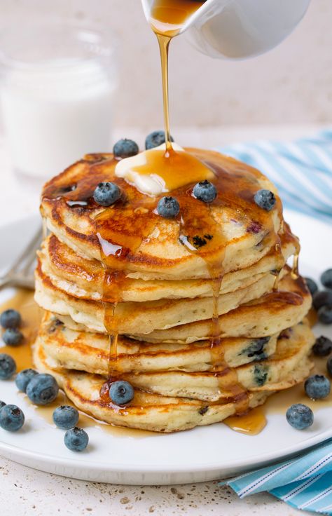 Bisquick Blueberry Pancakes, Blueberry Pancakes Easy, Fluffy Blueberry Pancakes, Pancake Bar, Sour Cream Pancakes, Blueberry Pancakes Recipe, Pancake Recipe Easy, Easy Blueberry, Homemade Pancakes