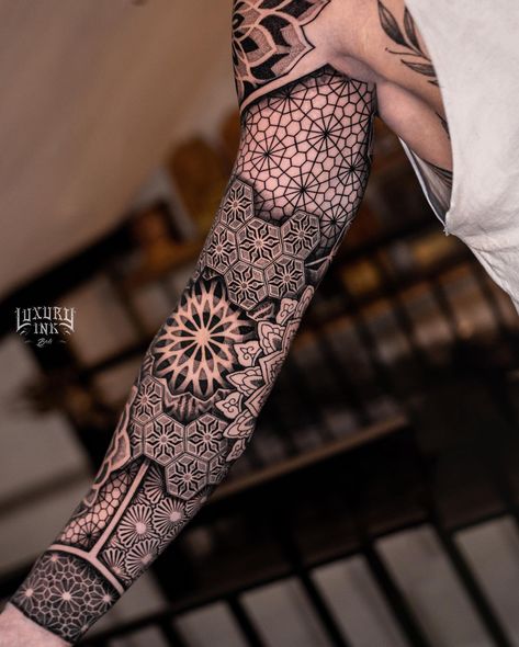 ARM SLEEVE MANDALA GEOMETRIC TATTOO DONE USING @eztattooing @cheyenne_tattooequipment @radiantcolorsink @balmtattooindo 💥DM US FOR BOOKING💥 ▪️WORLD FAMOUS ARTISTS ▪️CUSTOM DESIGNS ▪️AWARD WINNING ARTISTS & STUDIOS ▪️SPONSORED BY THE BEST TATTOO BRANDS ▪️VEGAN INK ▪️INTERNATIONAL HYGIENE STANDARDS ▪️3 LOCATIONS FB/INSTA - @luxuryinkbali @luxuryinkjakarta @luxuryinkcanggu 📲 WA : +6281353701800 ⚜️TATTOO IS FOREVER, BOOK WITH US TODAY FOR THE BEST QUALITY⚜️ #Luxuryinkbali #tattoo #... Geometric Tattoo Stencil, Tattoo Practice Stencils, Tato Mandala, Dotwork Tattoo Mandala, Geometric Tattoo Sleeve Designs, Flower Of Life Tattoo, Mandala Tattoo Sleeve, Geometric Mandala Tattoo, Geometric Sleeve Tattoo