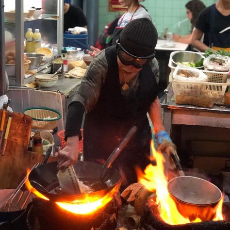 9 must-try dishes at Michelin-starred street food spot Jay Fai On The Road Meals, Jay Fai, Seafood Stir Fry, Thai Stir Fry, Fried Rice Noodles, Drunken Noodles, Stir Fry Rice, Fire Food, Thai Street Food