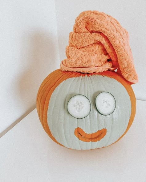 Spa Pumpkin Painting, Spa Pumpkin, Creative Pumpkin Decorating, Skin Care Pictures, Skin Care Business, Instagram Feed Layout, Creative Pumpkins, Cute Paintings, Painted Pumpkins