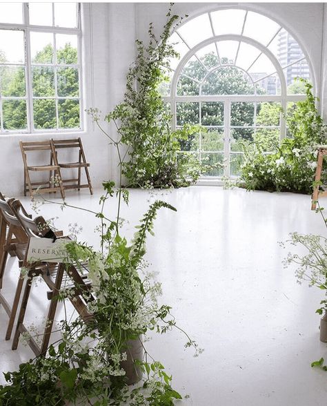 Garden grown and styled: Aesme UK – The Flower Press Blog Arch Decor, Foam Flower, Were Expecting, Flower Installation, Flower Studio, Wedding Flower Inspiration, Ceremony Flowers, Floral Foam, Floral Arch