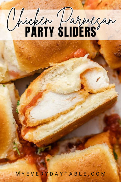 chicken parmesan party sliders Crispy Chicken Sliders, Chicken Parmesan Sliders Recipe, Chicken Parm Sliders, Easy Chicken Parm, Cheesy Chicken Parmesan, Parm Sliders, Buffalo Chicken Flatbread, Lemon Kale Salad, Parmesan Sliders