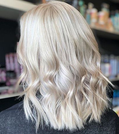 Pearl Blonde Hair Color Formulas | Wella Professionals Pearl Blonde Hair Color, Pearl Blonde Hair, Blonde Formulas, Icy Blonde Hair Color, Soft Blonde Hair, Blonde Toner, Pearl Blonde, Ash Blonde Hair Colour, Color Formulas