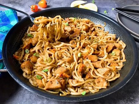 Honey Habanero Chicken with Stir-Fry Noodles Habanero Chicken, Habanero Recipes, Fry Noodles, Seared Chicken, Stir Fry Noodles, Food Lab, Celebrity Chef, Hoisin Sauce, Food Test