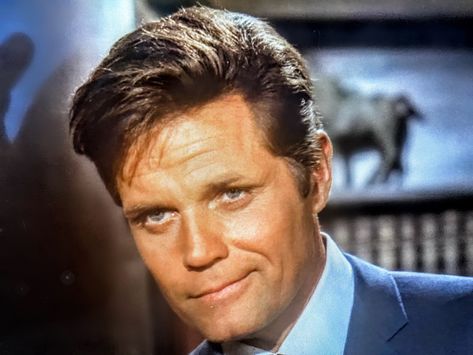 Jack Lord, Uncle Jack, Handsome Jack, Hawaii Five O, Retro Tv, Film Music, Favorite Tv Shows, Eye Candy, Hawaii