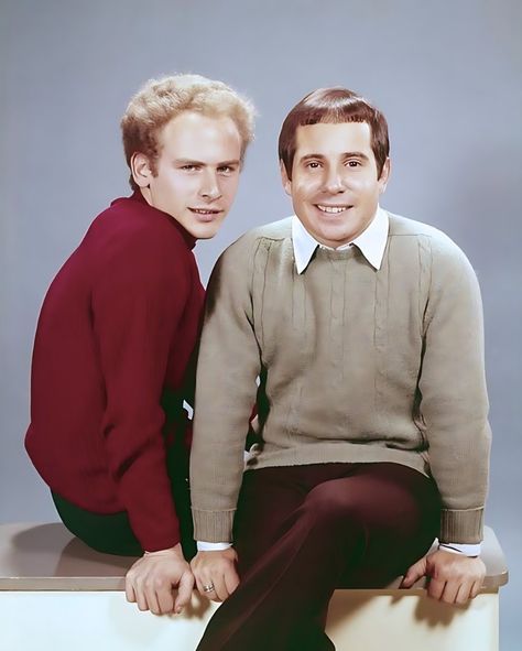 Simon & Garfunkel - The Sound of Silence  (1964) Check more at https://top.vietut.com/3799317aad5391d/ Louie Anderson, Art Garfunkel, Mrs Robinson, The Sound Of Silence, Chet Atkins, Sound Of Silence, Bridge Over Troubled Water, Simon Garfunkel, Paul Simon