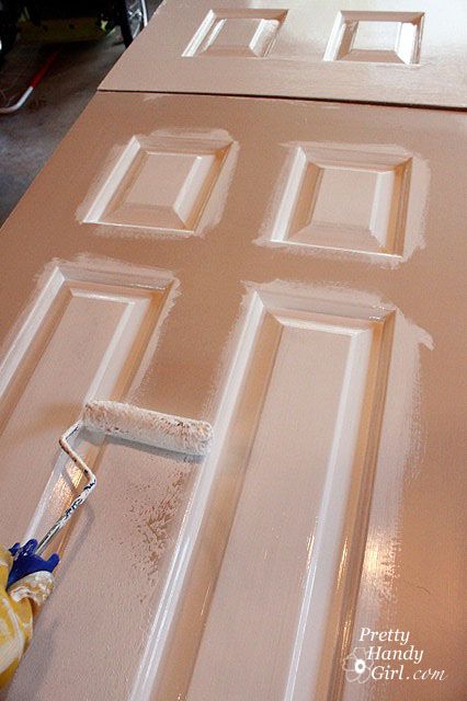 How to paint doors the professional way.  Good to know. Plus other awesome stuff on this blog with tons of DIY. Really want to paint our front door next! How To Paint Doors, Paint Doors, Interior Painting, Style Deco, Good To Know, Decoration Inspiration, Home Repairs, Painted Doors, Diy Home Improvement