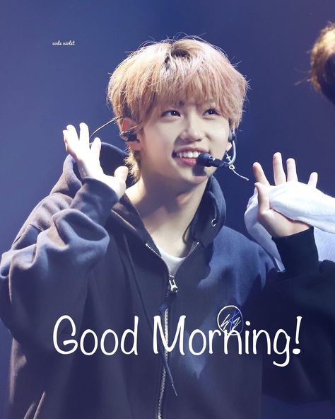 Felix Good Morning, Wakey Wakey Felix Skz, You Make Skz Stay Wallpaper, Lee Felix Wallpaper, Felix Wallpaper, Lee Felix, Wallpaper Pictures, Crazy Kids, Stray Kids