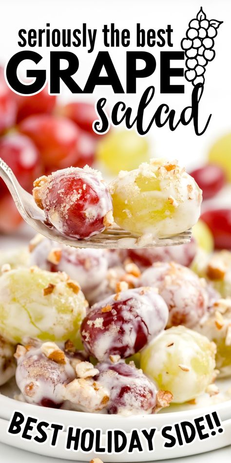 Sweet and creamy with a combination of bright green and red grapes and topped with crunchy pecans and brown sugar. With just 10 minutes of prep time, this unique fruit salad makes a delicious side dish. Grapes Salad, Crossant Recipes, Grape Salad Recipe, Creamy Fruit Salads, Fruit Creations, Unique Fruit, Cranberry Bread, Grape Salad, Fruit Salads