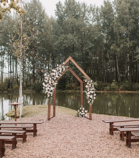 Cheap Wedding Inspiration, Simple Arch Decoration Wedding Outdoor Ceremony, Pointed Wedding Arch, Mountain Wedding Arch, Wedding Arch Wood, Wedding Backdrop Greenery, Unique Wedding Arch, Wooden Wedding Arch, Wedding Decorations Diy Centerpiece