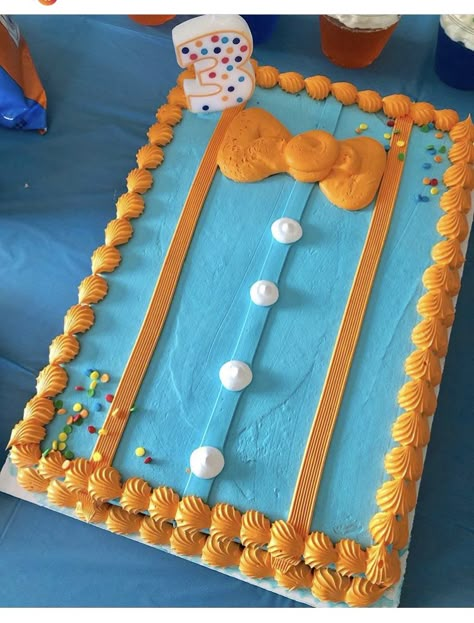 Blippi Sheet Cake Ideas, Homemade Blippi Cake, Blippi Party Activities, Blippi 3rd Birthday Cake, Blippi Cupcake Cake, Blippi Sheet Cake, Simple Blippi Cake, Blippi Theme Party, Diy Blippi Cake