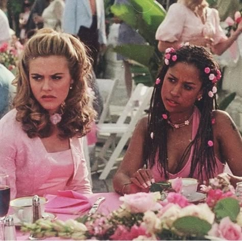 90’s | clueless | nostalgia | romcom | nodtalgic | movies Romcom Style, 13 Going On 30 Party, 2000s Rom Com, 13 Going 30, 2000s Romcom, 90s Romcom, Theme Outfit Ideas, Girly 2000s, 2000s Films