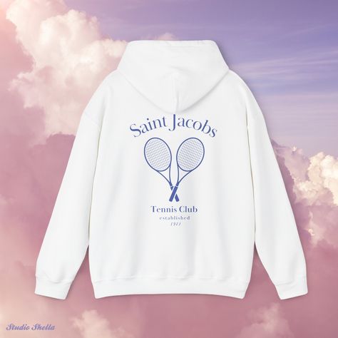 Tennis Club Sweater, Country Club Hoodie, Unisex Sports Hoodie, Athletic Sweatshirt, Swiss Old Money Athletic Outfit, Monaco Tennis Club Sweater, Fashion Trend 2024, Streetwear Outfit NEW: A perfect favorite piece is this classic hoodie in a sporty tennis club design. Plus: The inner lining is roughened and cuddly soft. Details: ❤ Colorful back print and small front print ❤ Unisex - for everybody :) ❤ attached kangaroo pocket ❤ no side seams ❤ double hood ❤ classic cut Material: 50% cotton, 50% Old Money Athletic, Old Money Hoodie, Sporty Hoodie, Sweatshirt Aesthetic, Athletic Sweatshirts, Tennis Club, Tennis Clubs, Cozy Hoodie, Sports Hoodies