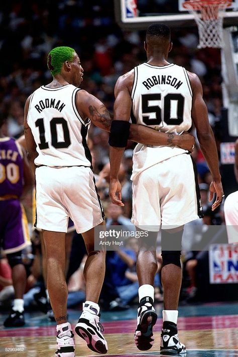 News Photo : Dennis Rodman and David Robinson of the San... Denis Rodman, Spurs Basketball, Danny Green, Basket Nba, David Robinson, Basketball Photography, Dennis Rodman, Nba Pictures, Nba Legends