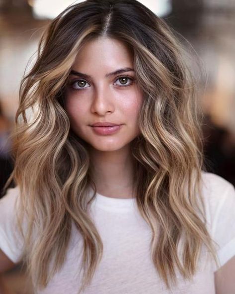 Neutral Bronde Balayage for Fair Skin Partial Blonde Highlights, Hair Colors For Pale Skin, Colors For Pale Skin, White Blonde Hair Color, Warm Blonde Highlights, Brunette With Blonde Highlights, Chunky Blonde Highlights, Pale Skin Hair Color, Champagne Blonde Hair