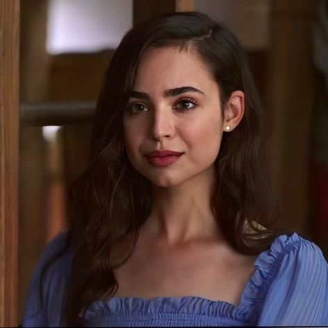 Sofia Carson, Dark Hair, Sofia, A Woman, Books Wattpad, Wattpad, Books, Hair, Blue